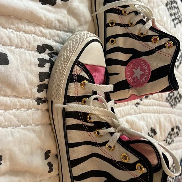 Converse Kids Chuck Taylor Girls size 2 - Picture 2 of 6